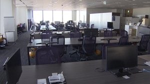 「出勤者数の7割減」でテレワーク85%の企業も オフィスはガラガラ