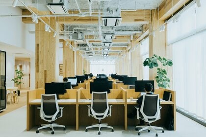 ハイブリッド勤務におけるオフィスの役割とは、クラシコム新オフィスのスタッフ満足度と広報活用の取り組みを公表