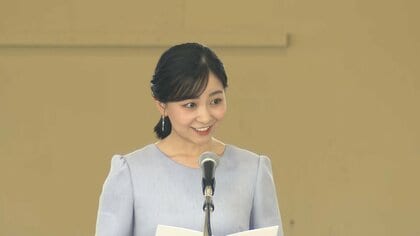 佳子さま　ブルーグレーの装いで高校馬術競技大会に　「馬と一体となって、積み重ねてきた努力の成果を存分に発揮できるよう」高校生を激励