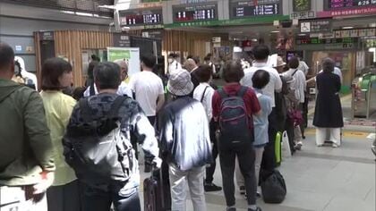 青森で最大震度6強、岩手県沖で地震　秋田県内は震度4観測　秋田新幹線、区間運休で駅混乱