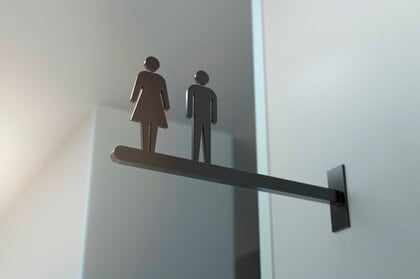 女性と自称すれば誰でも職場や学校で女性トイレに入っていいわけではない　最高裁判決から考える