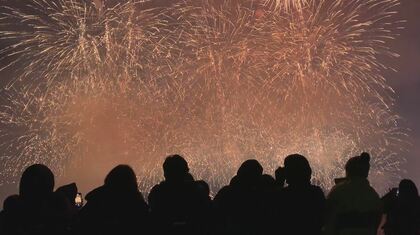長野市の晩秋の風物詩「えびす講煙火大会」　約1万発の花火が観衆を魅了