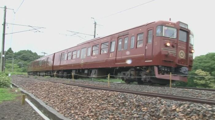 観光列車「ろくもん」