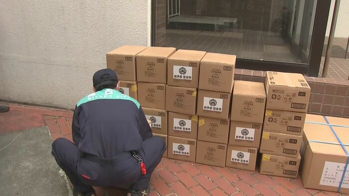 宮古市からコメや毛布の支援物資が届く