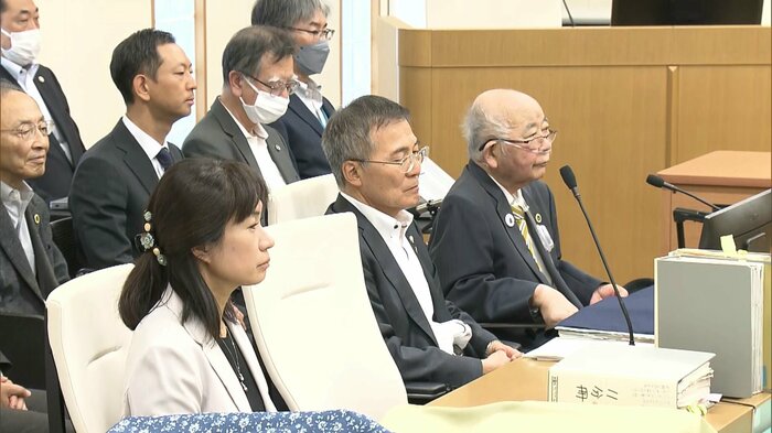 弁護団側