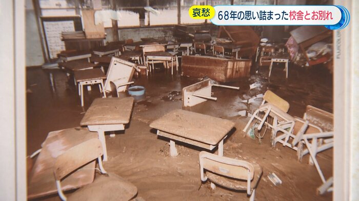 大量の土砂が流れ込んだ教室