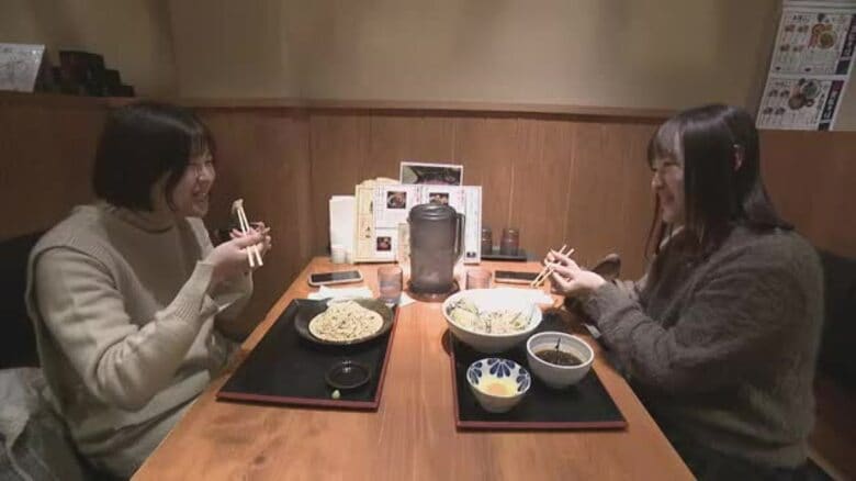 松山市のそば店　１年の締めくくり“年越しそば”を味わう客でにぎわう【愛媛】｜FNNプライムオンライン