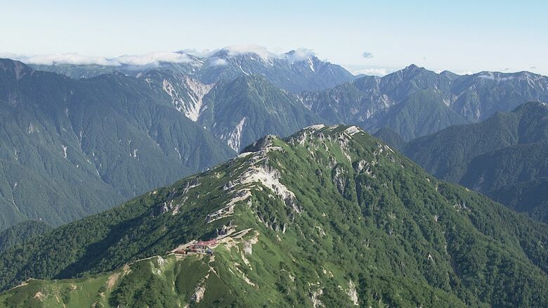 「生徒がけがをした」97人パーティで学校登山　女子高校生（17）が下山中に転倒、足を負傷　ヘリコプターで救助　北アルプス燕岳で遭難｜FNNプライムオンライン