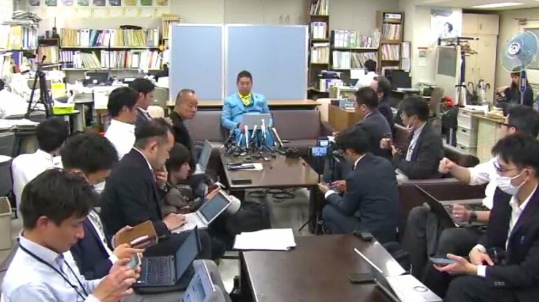 会見を開いた立花孝志さん