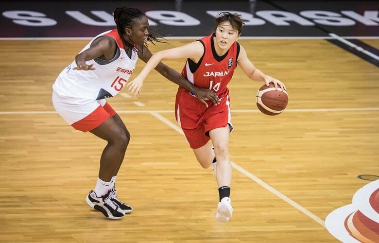 着実に力をつけている平下愛佳選手（2021年8月11日、U19女子ワールドカップ対スペイン戦より）（C）FIBA