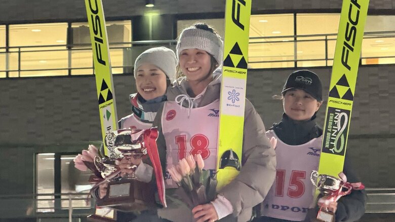 3月14日伊藤杯シーズンファイナルで優勝した一戸くる実選手(中央）