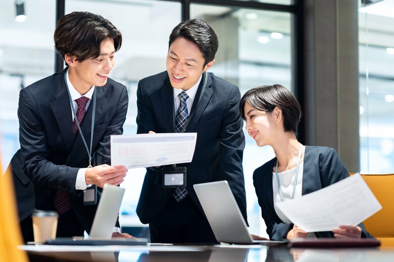 活躍する部下の昇進を部長は喜ぶと思っていたが…（画像：イメージ）