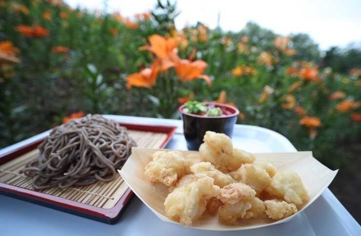 ゆり根の天ぷら（600円）　ゆり根の天ぷらそば（1,000円）