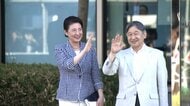 天皇皇后両陛下が愛媛県を訪問　“奇跡のシロクマ”「ピース」に皇后さま涙「会うのが夢でした」