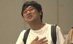 蒼井優との電撃結婚を発表した山里亮太をグッディ!独占直撃取材!その対応からみえる「モテ理由」とは?