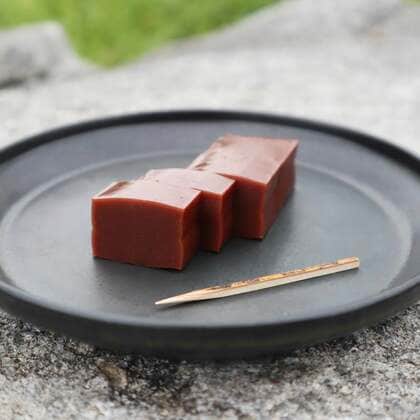 職人歴47年の集大成が、どん底から「再誕」。自主回収に追い込まれたカカオ羊羹『Fuji』が、九州の絆で世界・次世代との和文化の「懸け橋」を目指すまで。