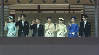 天皇陛下66歳誕生日で皇居一般参賀に2万1千人　悠仁さま初出席　都心22.9℃で5月上旬並みの陽気　季節外れ“春本番”に各地賑わう