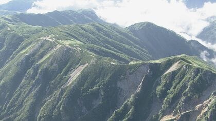尾根から100メートル以上滑落か　北アルプス八方尾根で身元不明の男性の遺体を発見　23日に滑落を目撃された登山者か　　