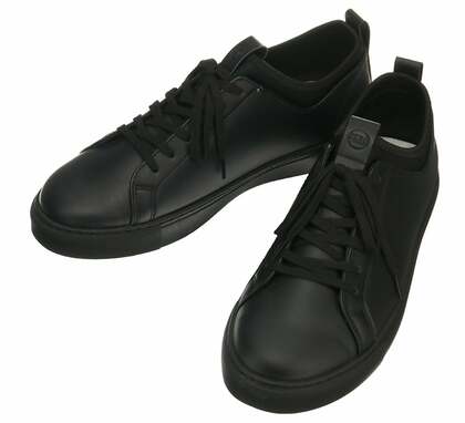 靴ひもを緩めず“脱ぎ履き”がOK！スーツにも合うスニーカーを洋服の青山が発売…どんな人におすすめか聞いた