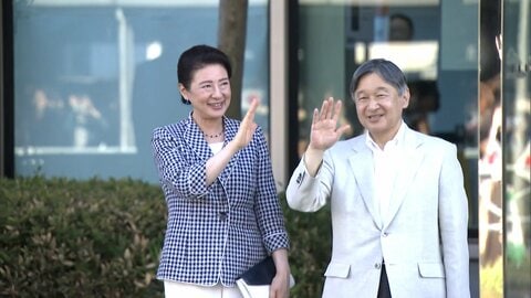 天皇皇后両陛下が愛媛県を訪問　“奇跡のシロクマ”「ピース」に皇后さま涙「会うのが夢でした」
