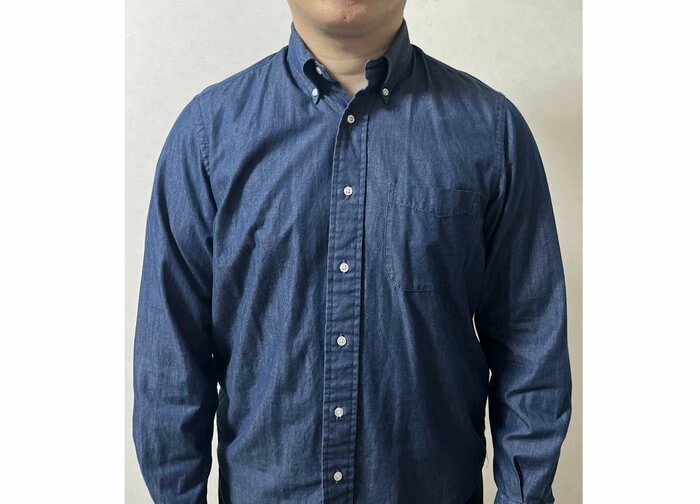 首回りが窮屈だと太って見えがち（特集班撮影）