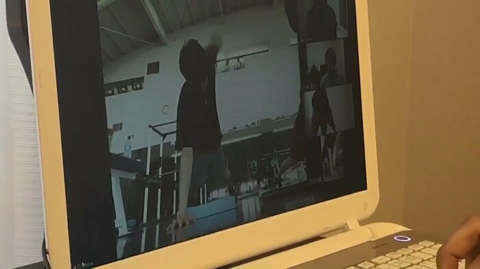 トレーニングする佐々木朗希・球団提供