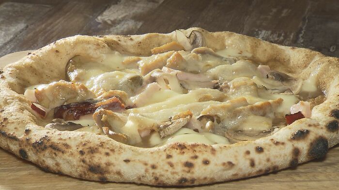ポルチーニ茸とベーコンの秋Pizza 1400円