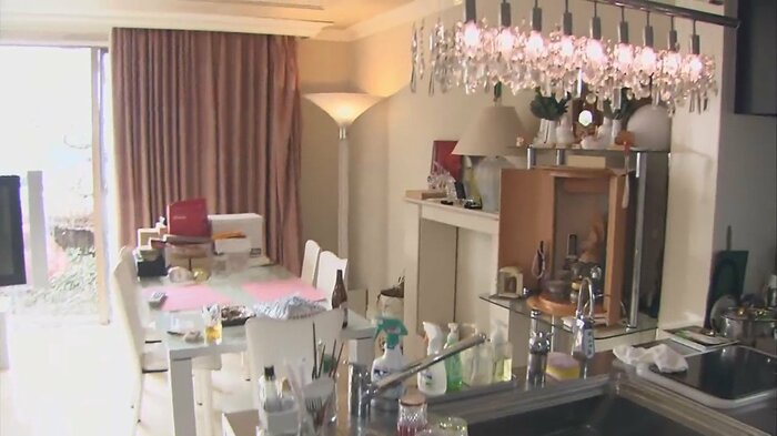 自宅台所付近の床などから微量の覚醒剤が検出された