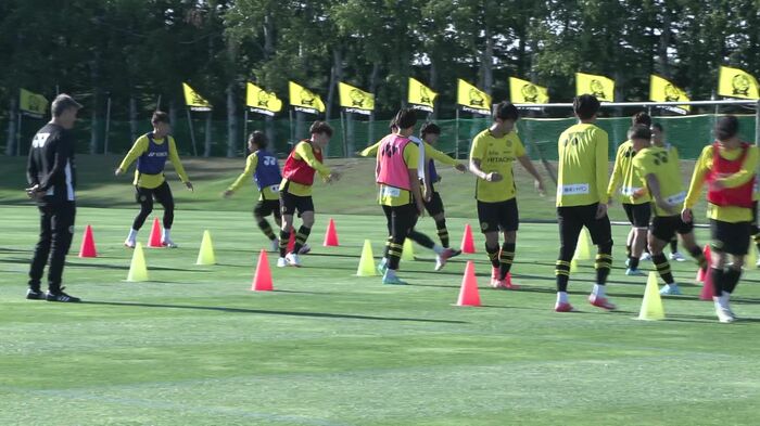 網走市で練習をする柏レイソルの選手たち
