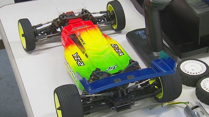 鈴木さんのラジコンカー