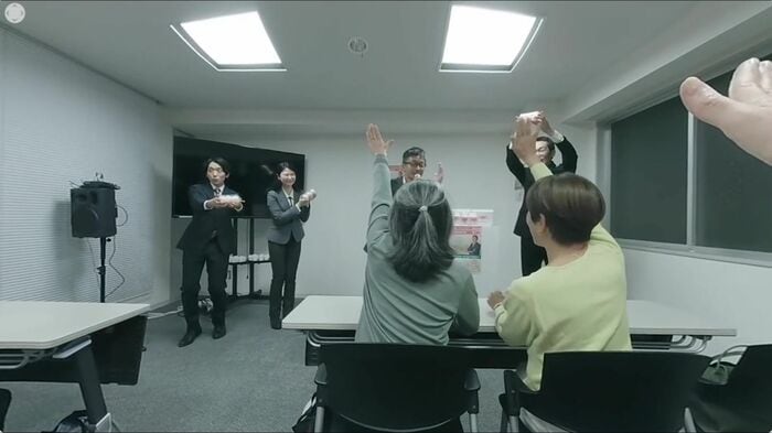 催眠商法を再現した動画(提供:消費者庁)