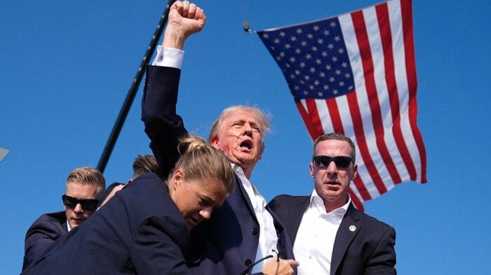 演説中に銃撃されたトランプ大統領