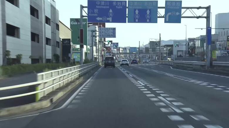 パトカーの追跡受け…2人乗りの原付バイクで軽自動車と衝突して逃走か その後出頭した18歳の男子高校生を逮捕｜FNNプライムオンライン