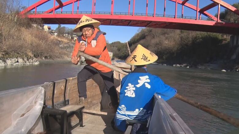 100年超の歴史…“担い手不足”　天竜川で川下り舟　初の「船頭体験会」　長野・飯田市｜FNNプライムオンライン