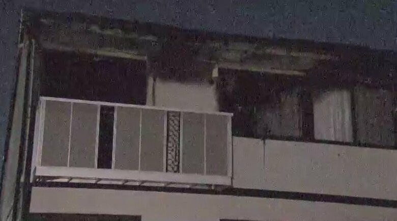 アパートの自宅の一室に放火か 熱さに耐えかねてベランダから転落し入院していた36歳会社員の男を逮捕｜FNNプライムオンライン