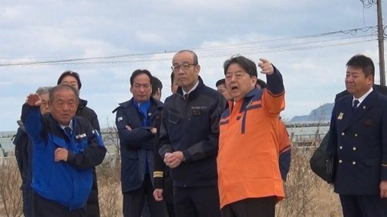 林総務相が能登半島地震の現場を視察 被災者に寄り添う特別行政相談委員とも意見交換|FNNプライムオンライン