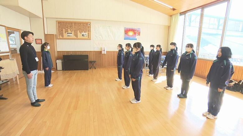 富士見・原　合唱クラブの練習（富士見町立富士見中学校）