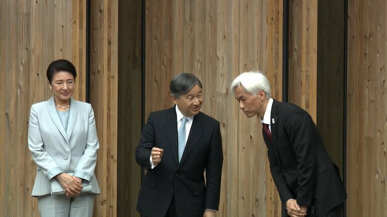 「日本館」を視察される両陛下（2025年4月11日）