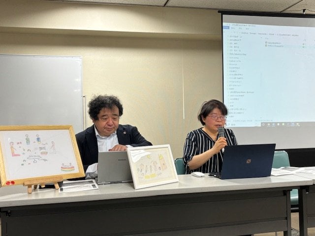 会見する駒井弁護士（右）と指宿弁護士（左）