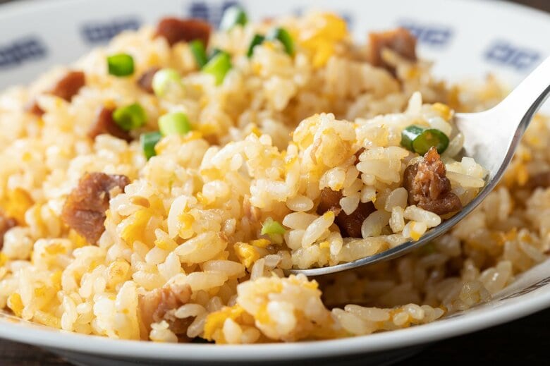 チャーハンなら古米の食感を生かせて、かつニオイがある場合も感じにくい（画像はイメージ）