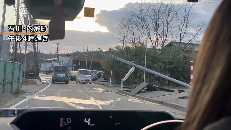 石川県内灘町では液状化現象が確認された