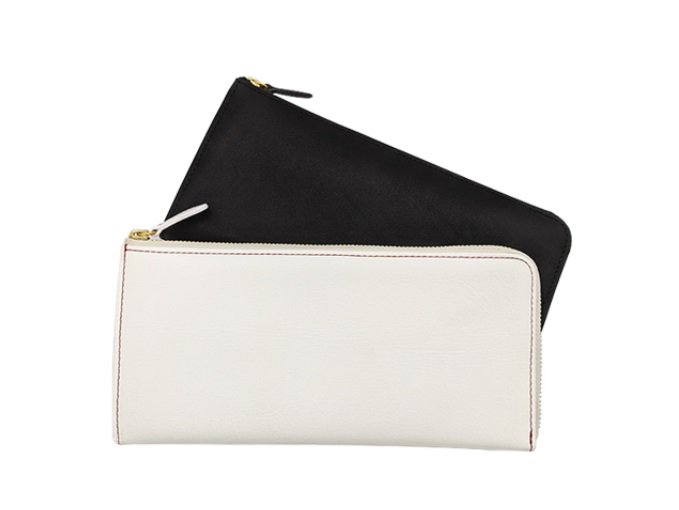 リニューアル前の長財布がこちら。ボールらしいステッチがまだ無い