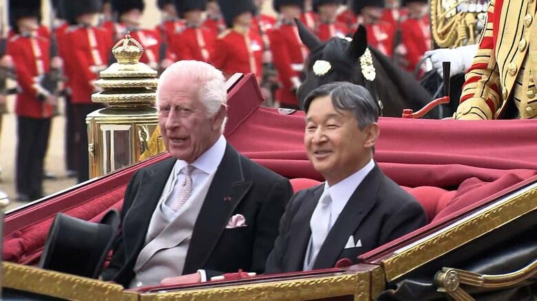 6月25日、馬車でロンドン市内をパレード