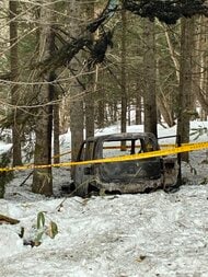 【速報】「焦げた車が路肩に落ちている。車外に人が倒れている」“年齢性別不明の変死体”が焼けた車のそばから見つかるー遺体の身元の特定急ぐ〈北海道当別町〉