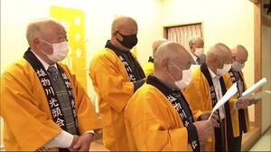 頭の輝きが自慢 光頭相撲に吸盤綱引き…いざ勝負! 秋田・横手市