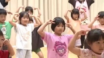 EXILEのTETSUYAさん監修「さばえハッピーダンス」　地元の園児がインストラクターからレッスン　運動会などで披露へ　