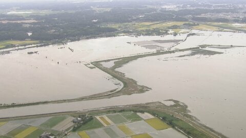 台風25号で9人死亡5人不明　甚大被害の千葉　相次ぐ土砂崩れ　水引かず長期化　印旛沼決壊で大規模冠水　停電も続く