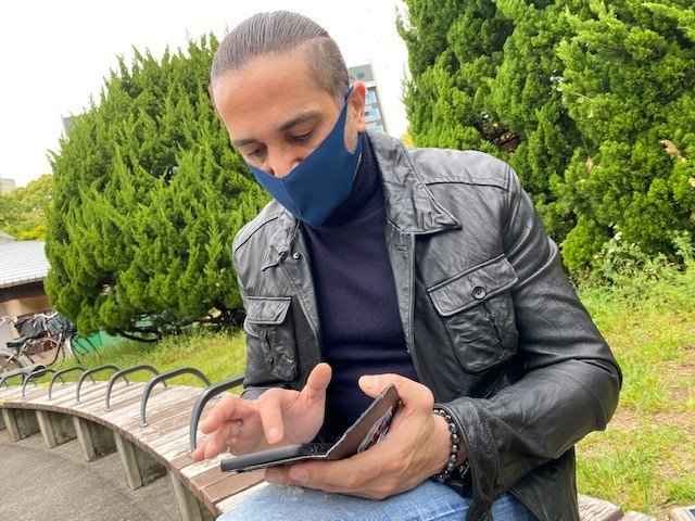 デニズさんは収容施設内で自殺未遂を起こしている