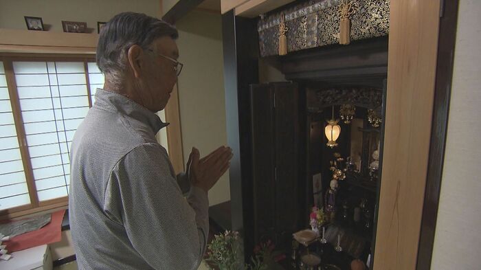 震災で家族4人を亡くした高山さん 仏壇に手を合わせるのが朝晩の日課だ