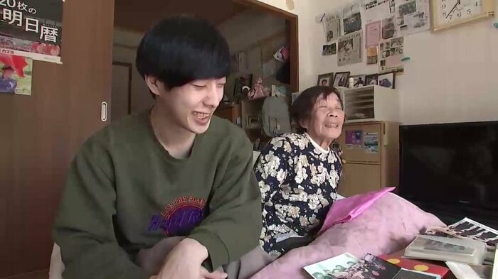 晴翔さんと祖母の五百子さん（2026年2月）